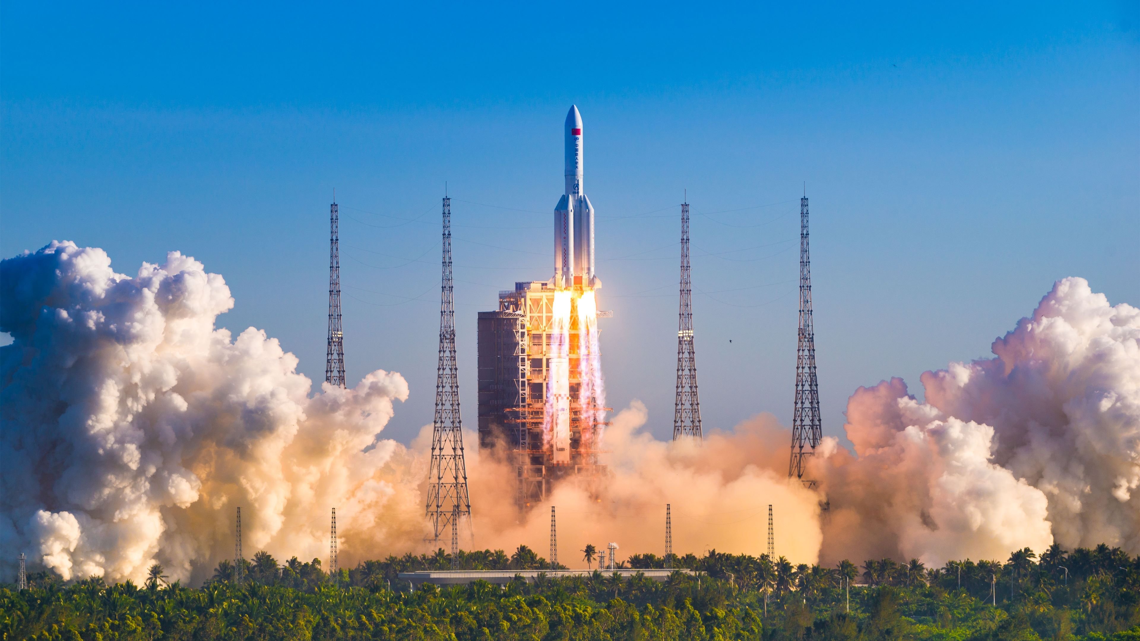 “华金·托比利亚的传球精准度与反应速度,帮助美洲狮队形成强大防线”