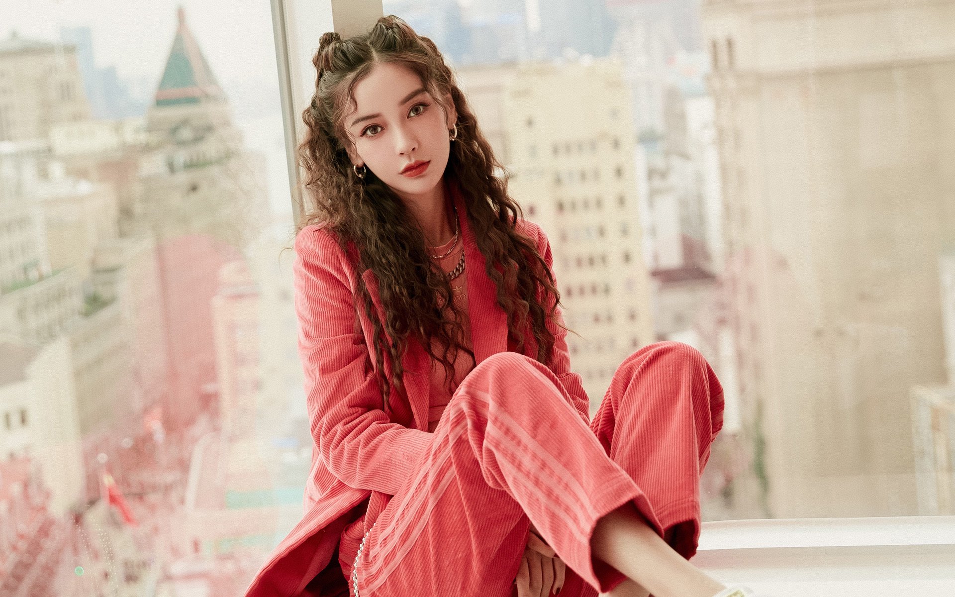 基：全黑队的“坚韧后卫”，面对任何压力，他总能做出果敢的决策